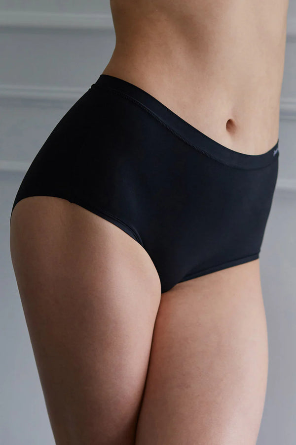 Janira Flexie Adapt Queen Full Panty - Black - CURATED LINGERIE